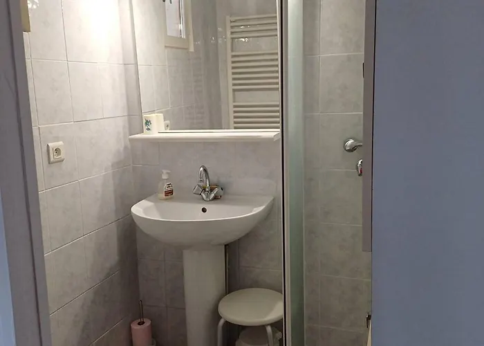 Maison De Village Proche Centre-ville, Climatisation, 3 Pers. - Fr-1-571-72 巴拉吕克莱班